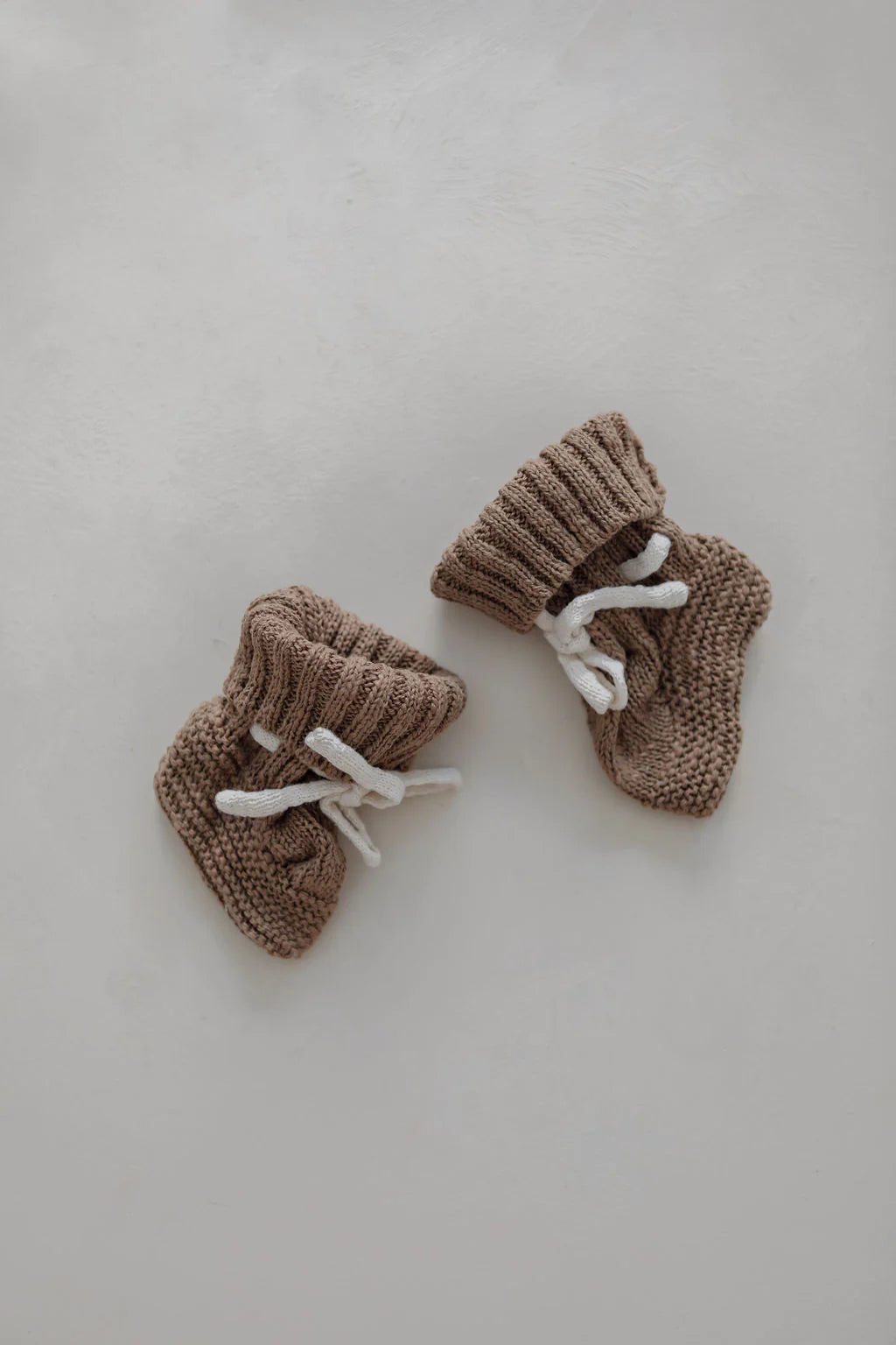 Men's corduroy booties with a vintage aestheticBelle & Sun Textured Booties - Cedar