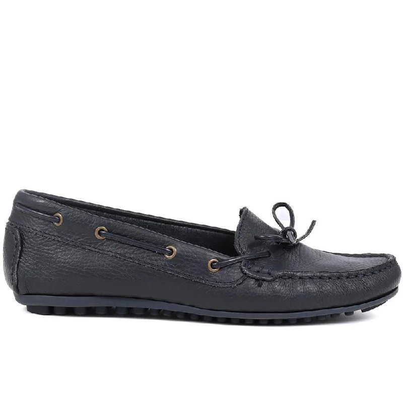 Men's casual shoes with a soft insole for cushioning Perri Leather Loafers - PERRI / 325 191 Men's casual shoes with a soft insole for cushioning Perri Leather Loafers - PERRI / 325 191