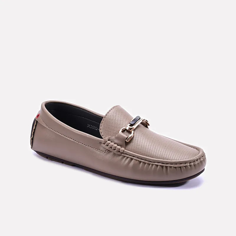 Men's loafers with a low - heeled design Men's loafers with a low - heeled design Khaki Perforated Horsebit Loafers 0130952 Men's loafers with a low - heeled design Men's loafers with a low - heeled design Khaki Perforated Horsebit Loafers 0130952
