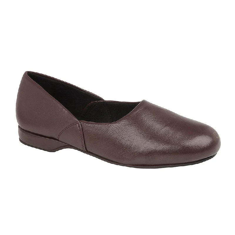Men's slippers with a Velcro closure for easy on and off JOHN Mens Leather Slippers Men's slippers with a Velcro closure for easy on and off JOHN Mens Leather Slippers