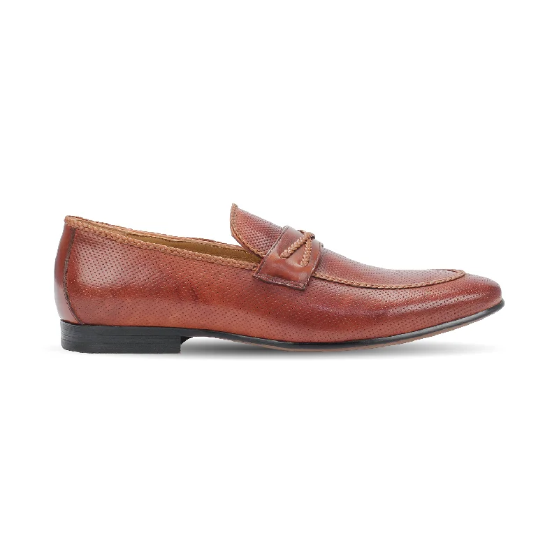 Men's loafers with a smooth leather finish Men's loafers with a smooth leather finish Gabriel almond Toe Perforated Men's Loafer Men's loafers with a smooth leather finish Men's loafers with a smooth leather finish Gabriel almond Toe Perforated Men's Loafer