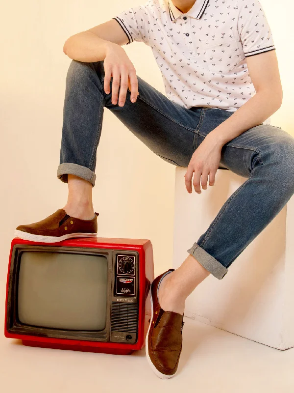 Men's casual shoes with a logo patch on the tongue Men Brown Casual Slip-On Loafers Men's casual shoes with a logo patch on the tongue Men Brown Casual Slip-On Loafers