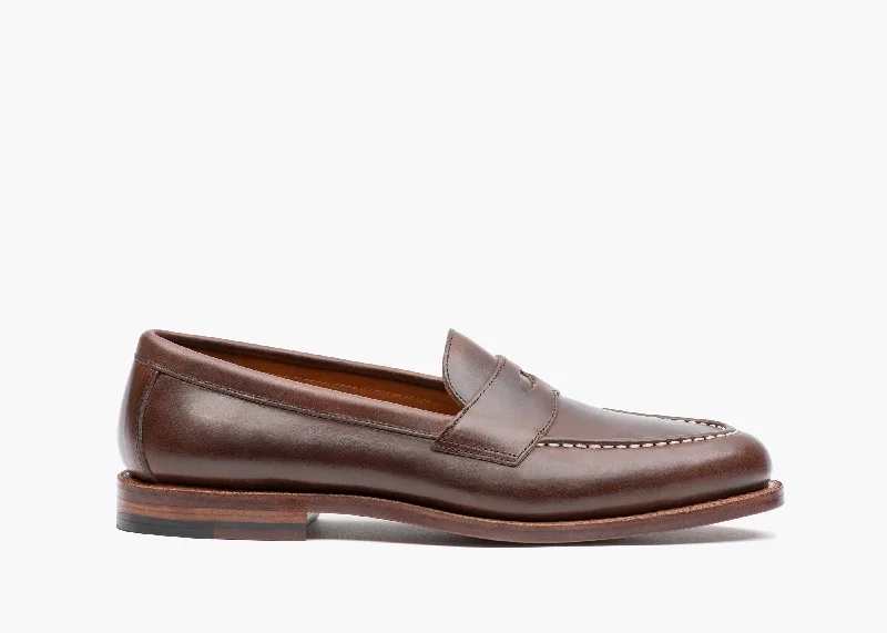 Men's loafers with a tassel front for a classic look Men's loafers with a tassel front for a classic look Traveler Penny Crimson Chromexcel Men's loafers with a tassel front for a classic look Men's loafers with a tassel front for a classic look Traveler Penny Crimson Chromexcel