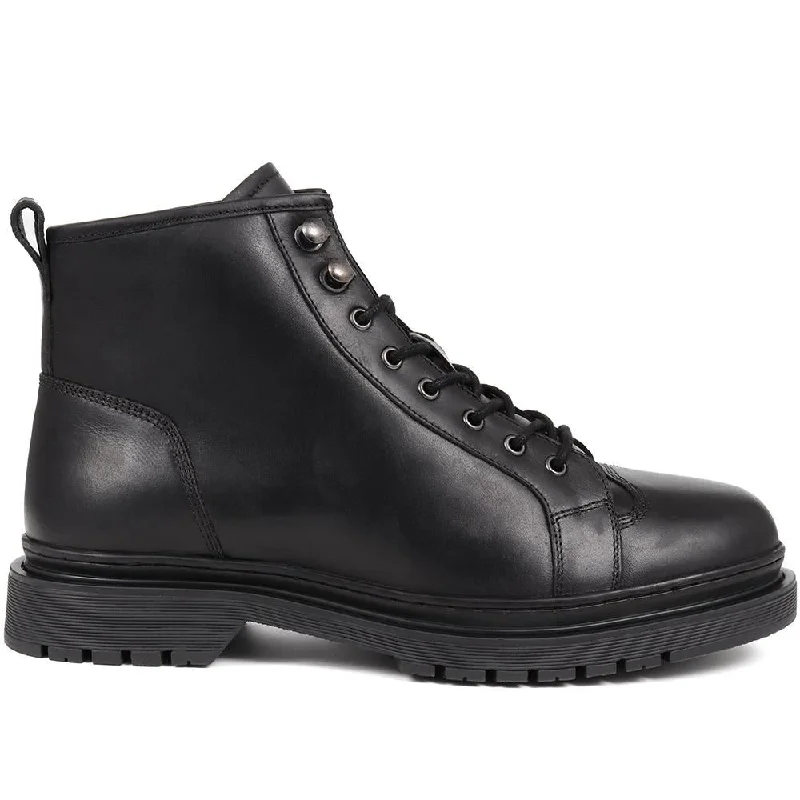 Men's casual shoes with a metallic trim Denzel Leather Lace Up Boots - DENZEL / 324 394 Men's casual shoes with a metallic trim Denzel Leather Lace Up Boots - DENZEL / 324 394