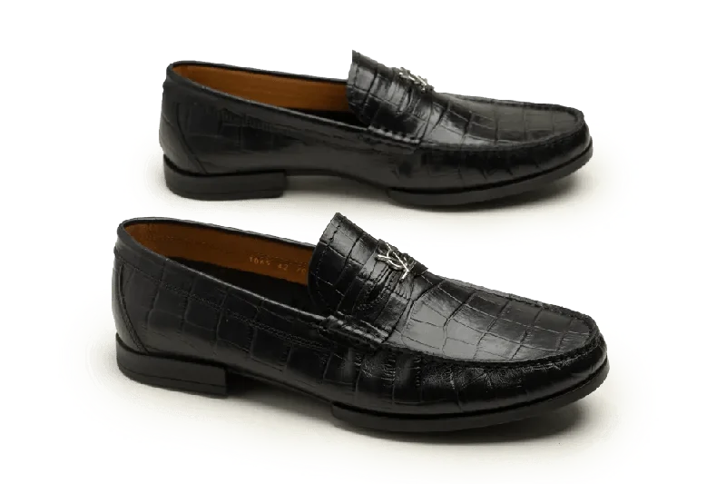 Men's loafers with a perforated leather upper for ventilation Men's loafers with a perforated leather upper for ventilation LOGO 1065 BKC Men's loafers with a perforated leather upper for ventilation Men's loafers with a perforated leather upper for ventilation LOGO 1065 BKC