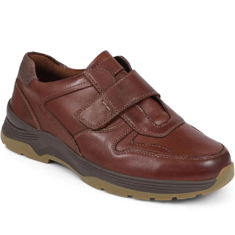 Men's casual shoes with a sporty look and feel Touch-Fasten Leather Trainers - TOBY / 325 170 Men's casual shoes with a sporty look and feel Touch-Fasten Leather Trainers - TOBY / 325 170