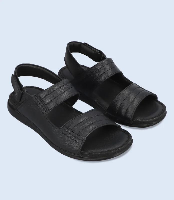 Men's sandals in a neutral color like black or brown Men's sandals in a neutral color like black or brown BM5602-BLACK-Men Sandal Men's sandals in a neutral color like black or brown Men's sandals in a neutral color like black or brown BM5602-BLACK-Men Sandal