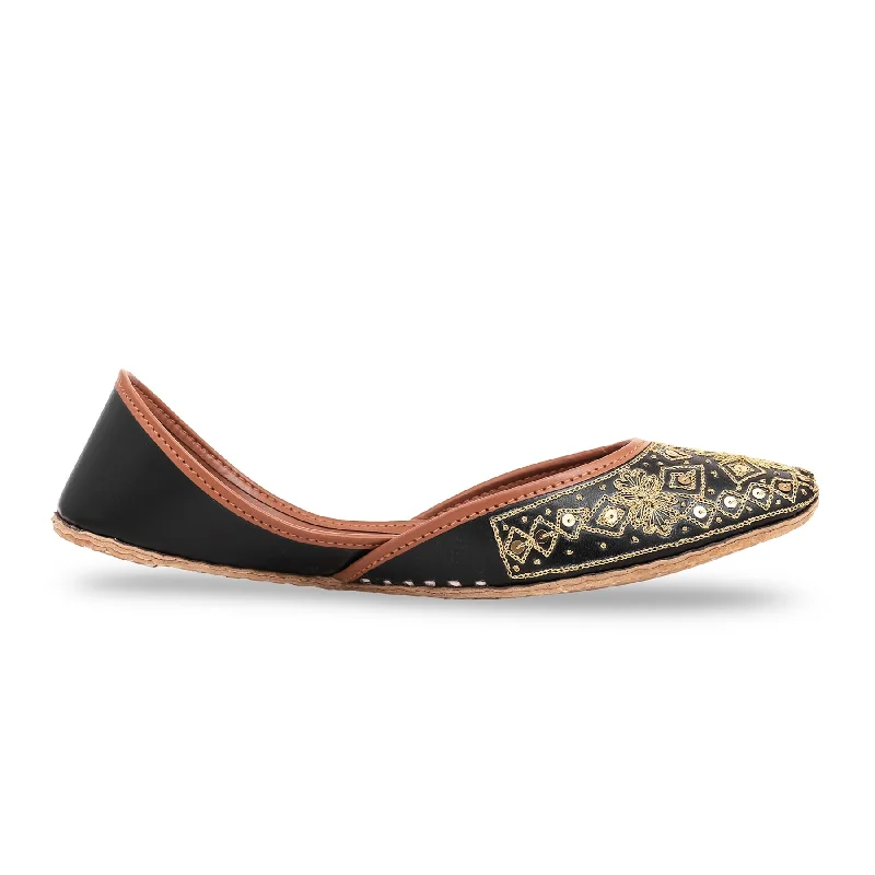 Men's slippers with a decorative pom - pom or tassel Black Casual Khusa EC8383