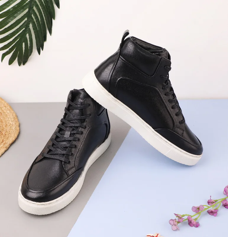 Men's casual shoes with a floral print for a unique style Ezok Black Leather Sneaker For Men Men's casual shoes with a floral print for a unique style Ezok Black Leather Sneaker For Men