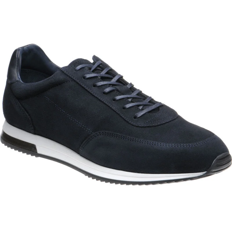 Men's casual shoes with a logo patch on the tongue LOAKE Bannister - Leather Sneakers - Navy Suede Men's casual shoes with a logo patch on the tongue LOAKE Bannister - Leather Sneakers - Navy Suede