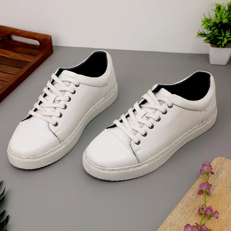 Men's casual shoes with a geometric pattern Ezok White Leather Sneaker For Men
