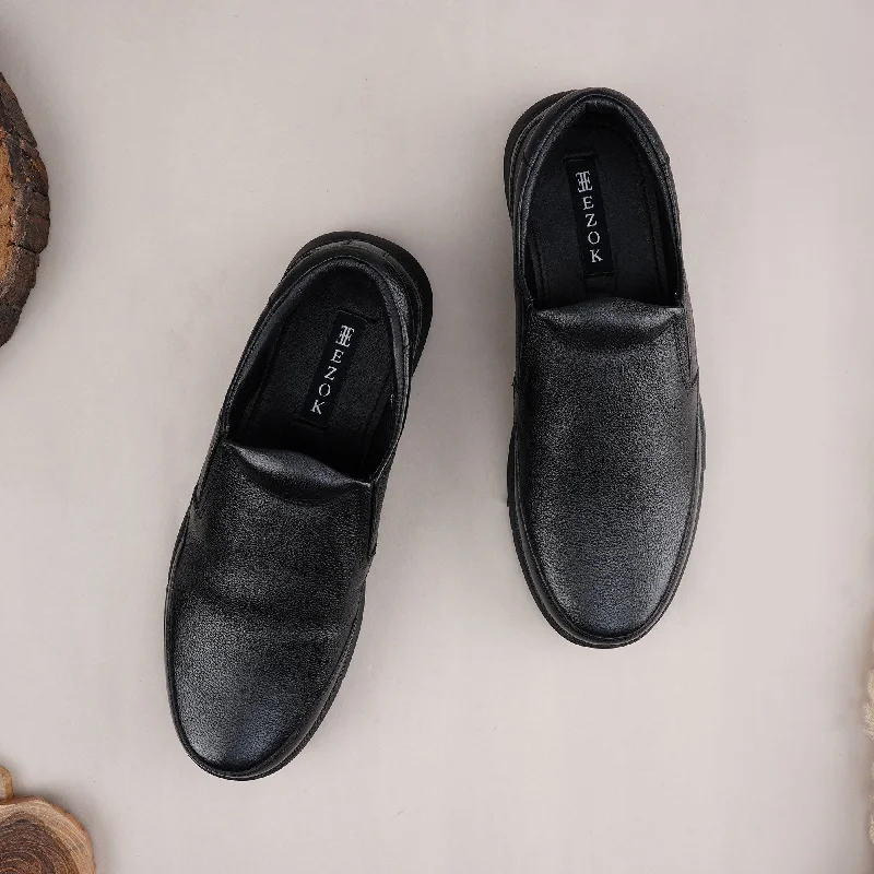 Men's casual shoes with a logo patch on the tongue Ezok Men Black Casual Leather Shoes For Men Men's casual shoes with a logo patch on the tongue Ezok Men Black Casual Leather Shoes For Men