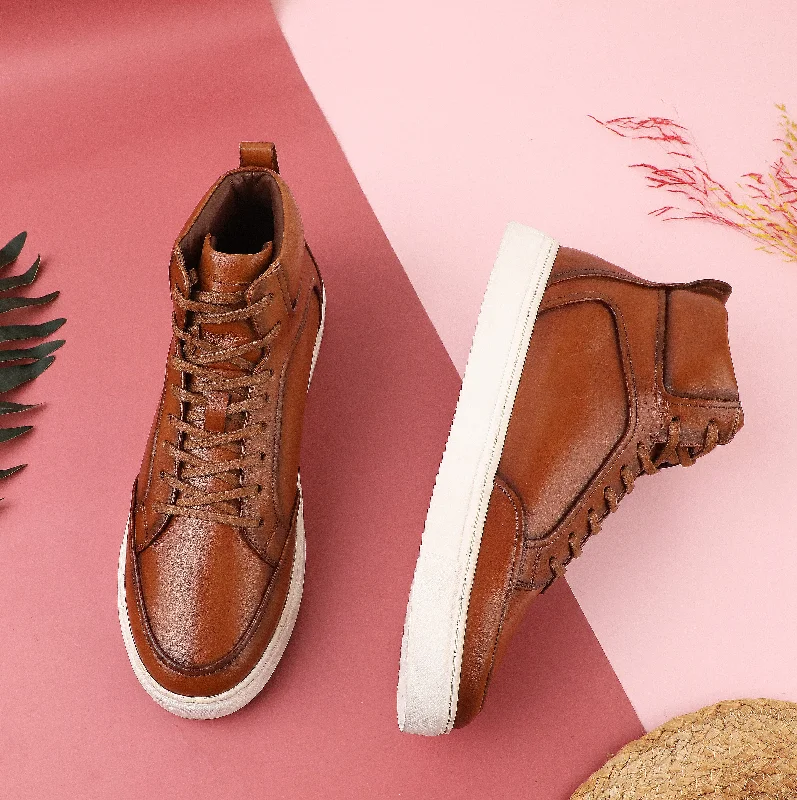 Men's casual shoes with a padded heel for comfort Ezok Tan Leather Sneaker For Men