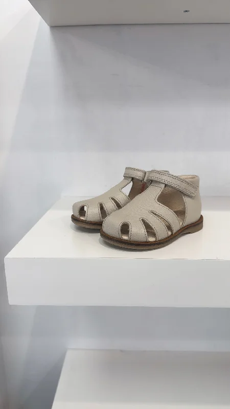 Men's formal shoes with a rubber heel cap for durability Men's formal shoes with a rubber heel cap for durability Beberlis Taupe Closed Sandal Men's formal shoes with a rubber heel cap for durability Men's formal shoes with a rubber heel cap for durability Beberlis Taupe Closed Sandal