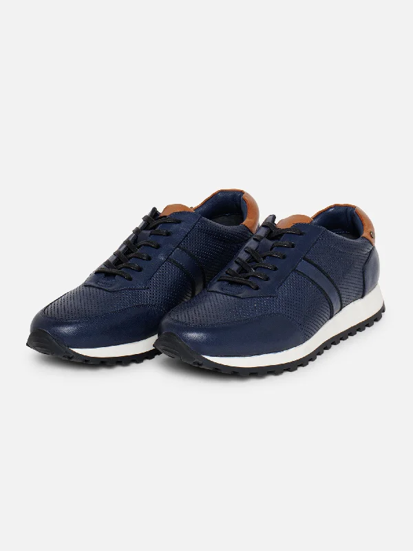 Men's casual shoes with a logo patch on the tongue Ezok Leather Casual Shoes For Men Men's casual shoes with a logo patch on the tongue Ezok Leather Casual Shoes For Men