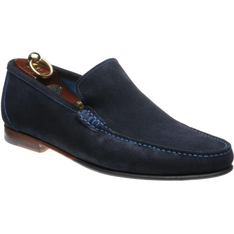 Men's casual shoes with a sporty look and feel LOAKE Nicholson Moccasin shoe - Navy Suede Men's casual shoes with a sporty look and feel LOAKE Nicholson Moccasin shoe - Navy Suede