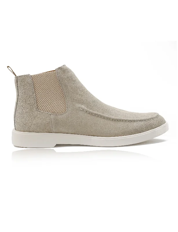Men's loafers in a neutral color like black or brownBeige Suede Chelsea Boots Low Top