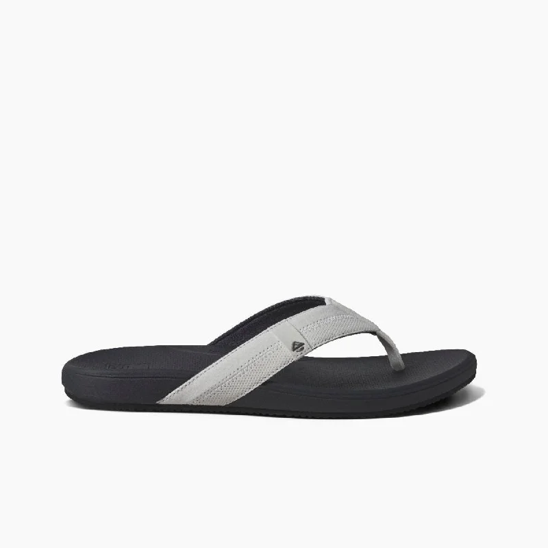 Men's sandals with a leather lining for comfortReef Men's Cushion Phantom 2.0 - White/Charcoal Men's sandals with a leather lining for comfortReef Men's Cushion Phantom 2.0 - White/Charcoal