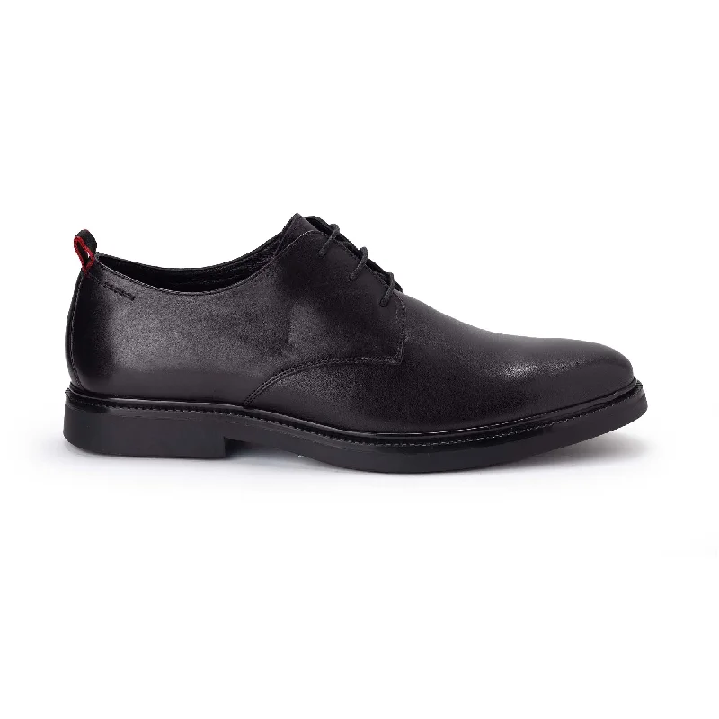 Men's formal shoes with a classic silhouetteBATA Men Dress Shoes 830X011