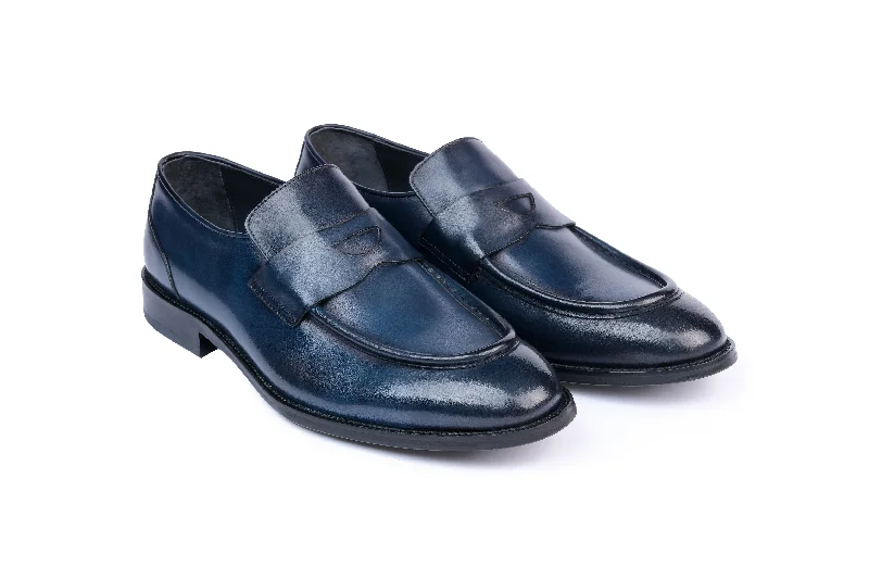 Men's formal shoes with a low - heeled designBelgrade Penny Loafer