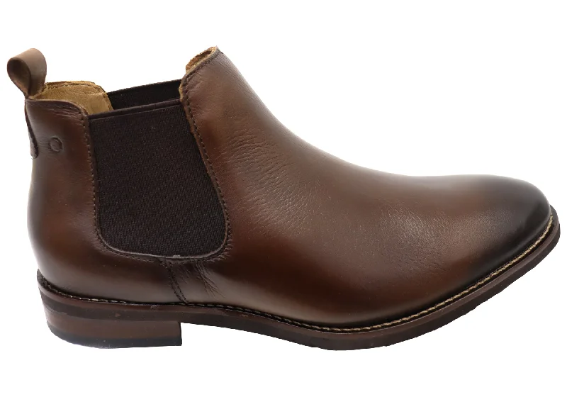 Men's formal shoes with a contrast stitching detailDemocrata Jacko Mens Comfortable Leather Chelsea Boots Made In Brazil Men's formal shoes with a contrast stitching detailDemocrata Jacko Mens Comfortable Leather Chelsea Boots Made In Brazil