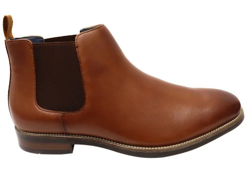 Men's formal shoes with a pointed toe for a stylish lookFlorsheim Mens EEE Triple Wide Leather Ceduna Plain Toe Chelsea Boots Men's formal shoes with a pointed toe for a stylish lookFlorsheim Mens EEE Triple Wide Leather Ceduna Plain Toe Chelsea Boots