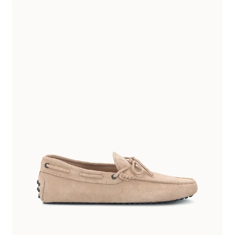 Men's formal shoes with a smooth leather finishGommino Driving Shoes in Suede