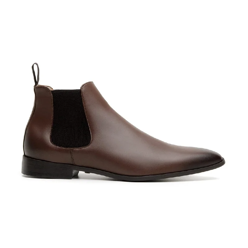 Brogue - style men's formal shoes for a sophisticated look'Sterling' men's vegan Chelsea by Zette Shoes - cognac Brogue - style men's formal shoes for a sophisticated look'Sterling' men's vegan Chelsea by Zette Shoes - cognac